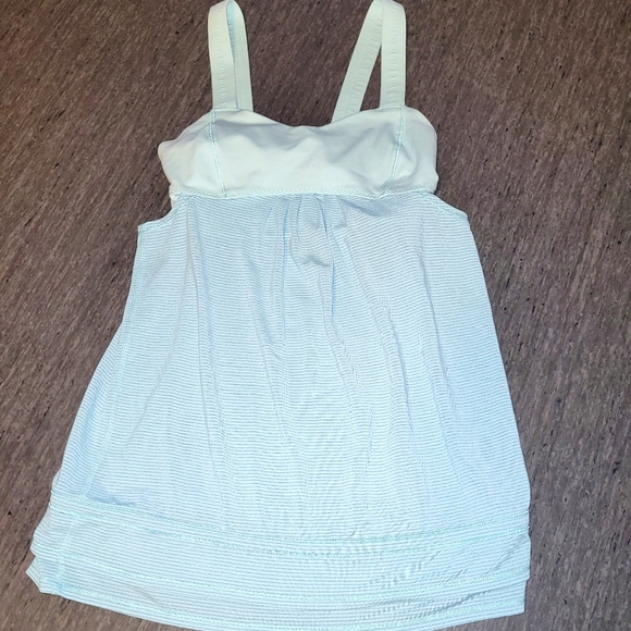 lululemon athletica Tops - 3/25❤Lululemon pastel turquoise top. Size 2